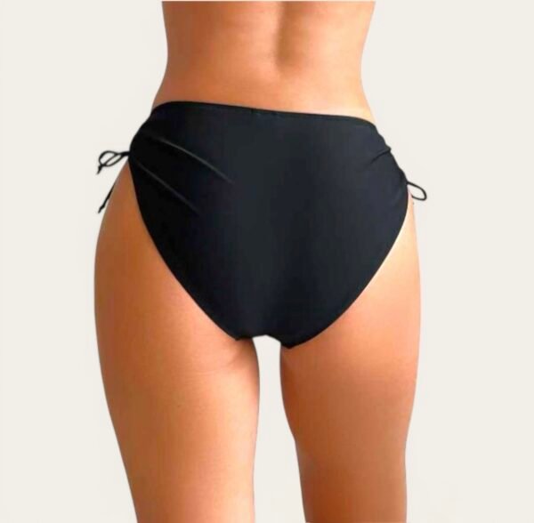 Κλασσικό monokini με σούρες